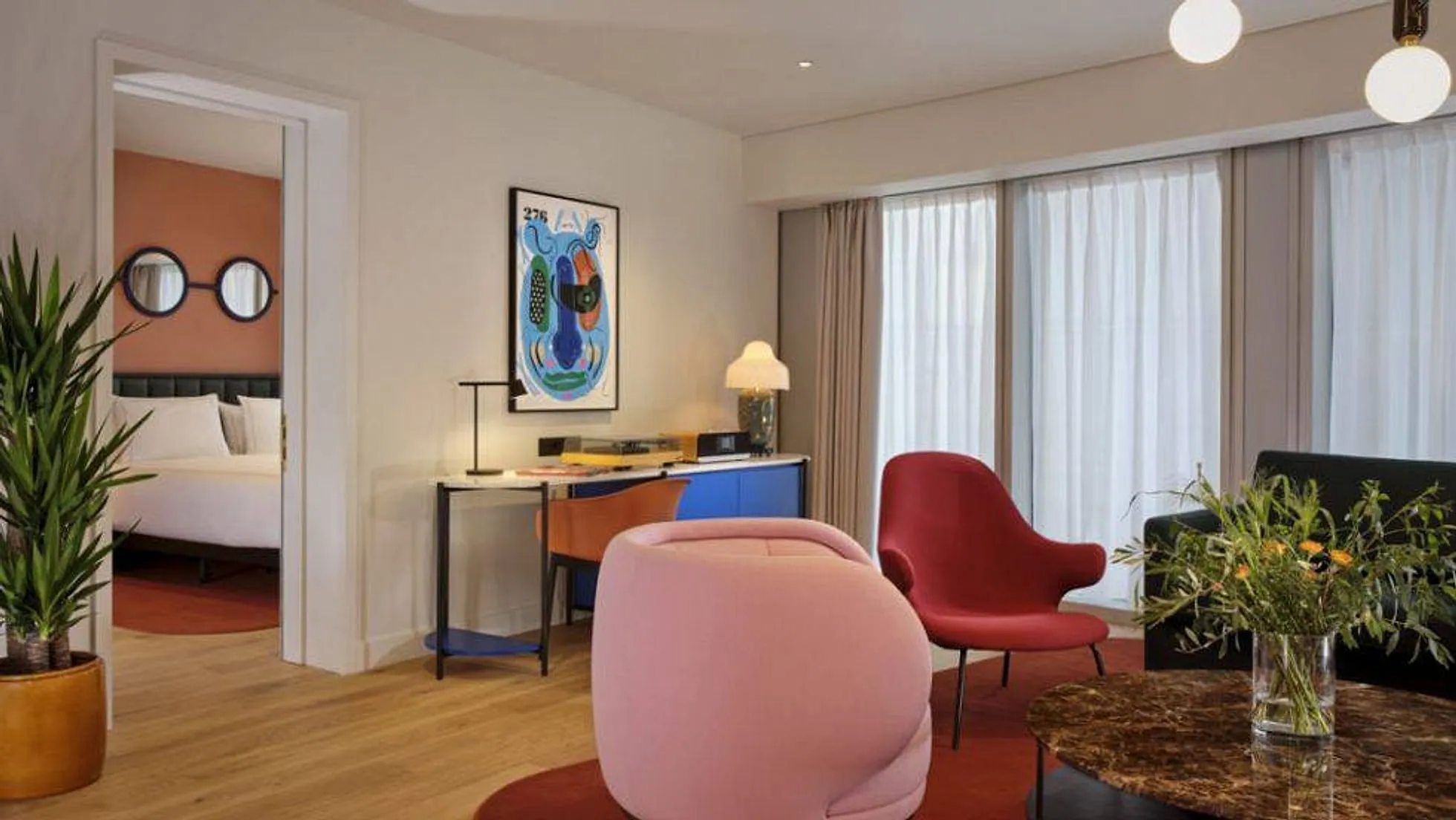 Battersea Hotel & Signature Bar — image 2